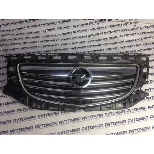 Решітка радіатора Opel Insignia 2008-2013 13238420